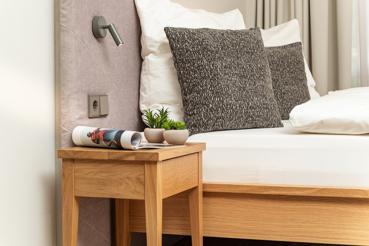 Ulmrich-Showroom-Beleuchtung-Bettkopfteil-Lr